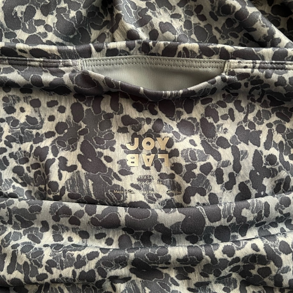 Leopard print High Rise Legging - Picture 5 of 8